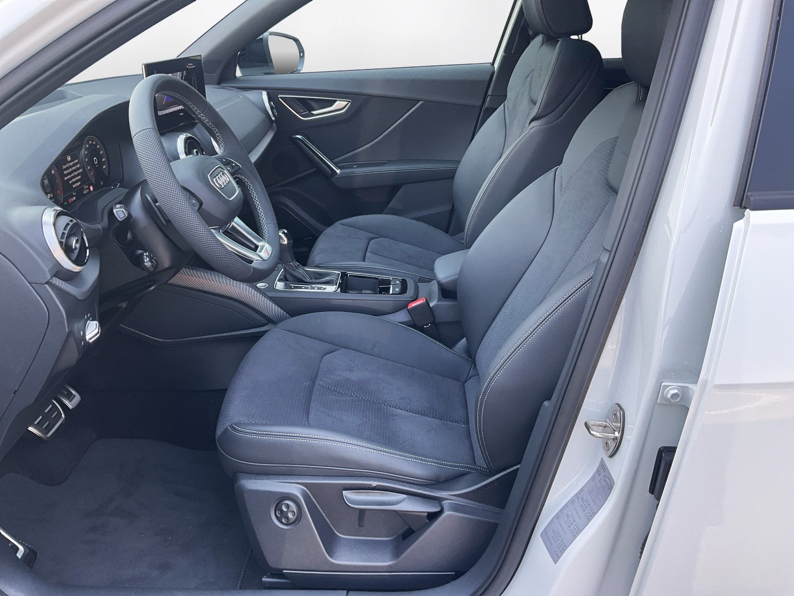 AUDI Q2 40 TFSI S line Attraction quattro S-tronic-image-9