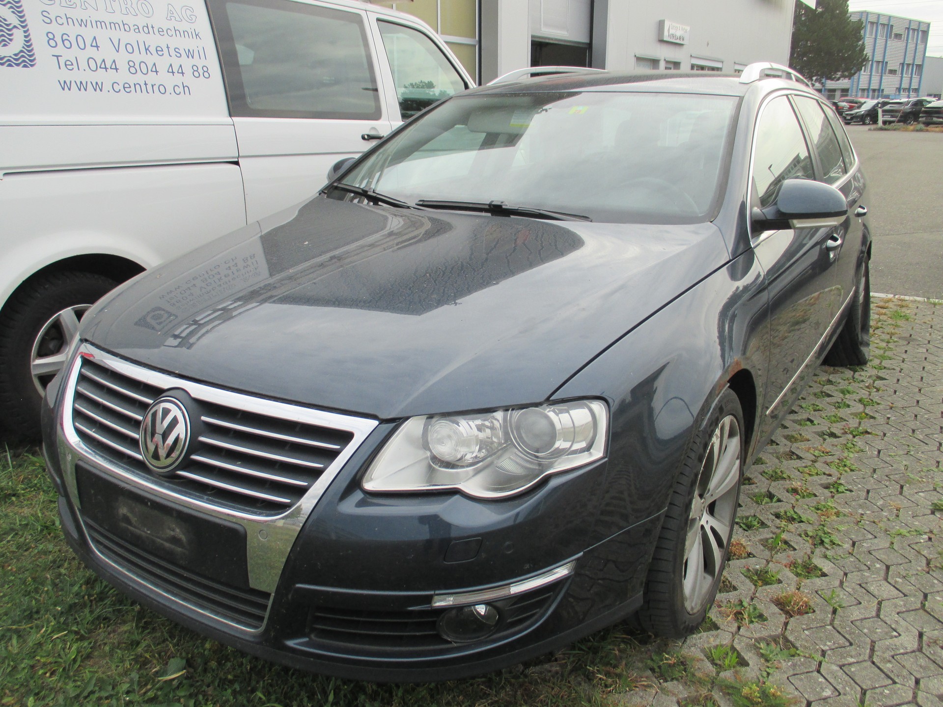 VW Passat Variant 3.2 V6 FSI Comfortline 4Motion-image-1