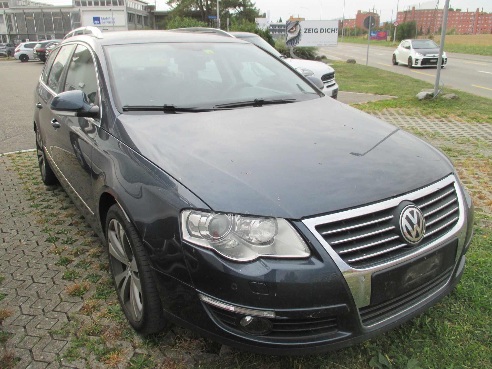 VW Passat Variant 3.2 V6 FSI Comfortline 4Motion-image-2