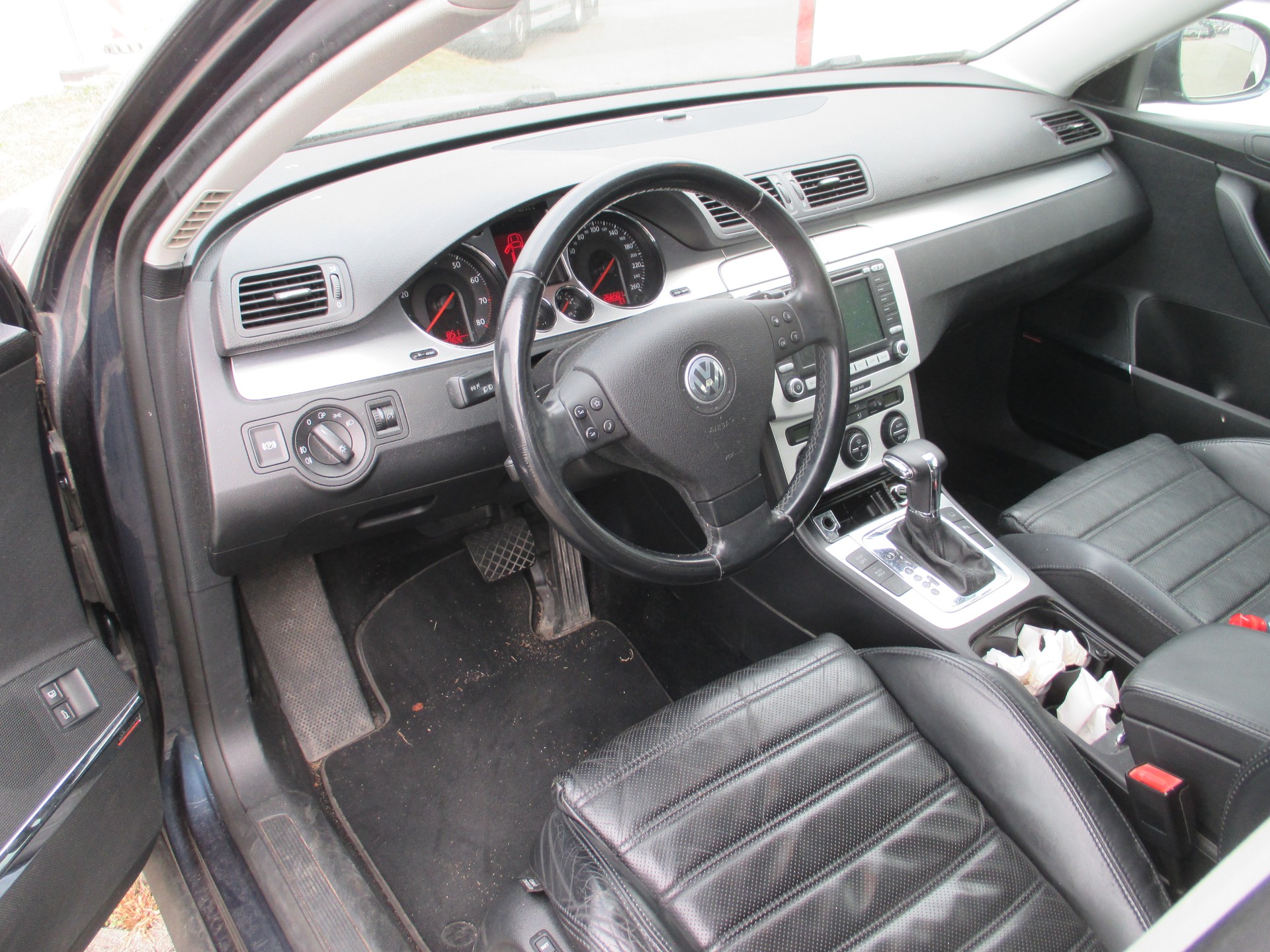 VW Passat Variant 3.2 V6 FSI Comfortline 4Motion-image-5