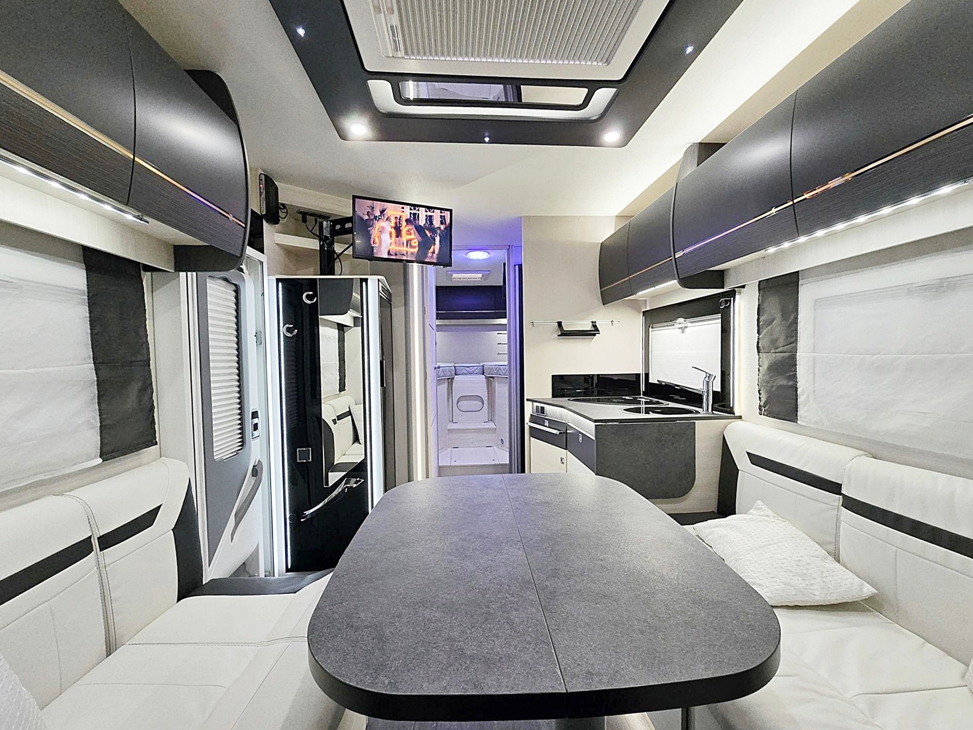 CHALLENGER 367 GA PREMIUM 2,0 TDCI DIESEL AUTOMAT FORD-image-6