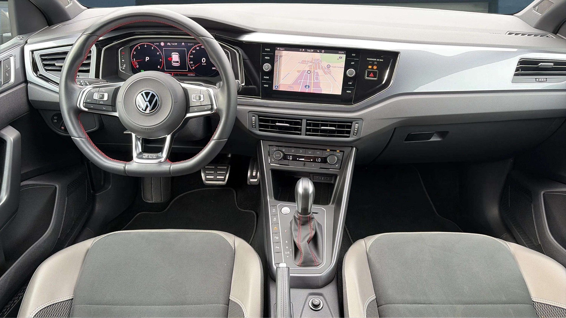 VW Polo 2.0 TSI GTI DSG mit Panoramadach & Beats Soundsystem + Leder/Alcantara-image-9