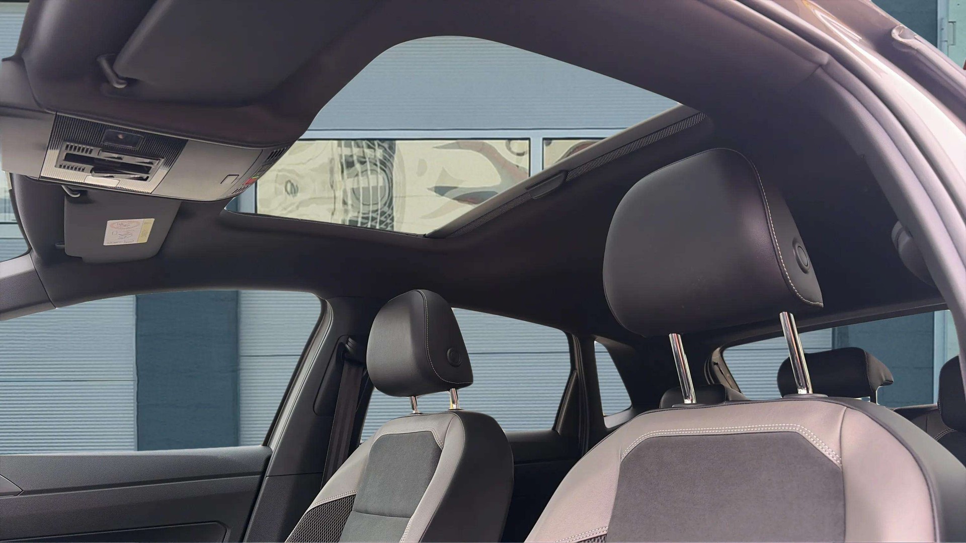 VW Polo 2.0 TSI GTI DSG mit Panoramadach & Beats Soundsystem + Leder/Alcantara-image-26