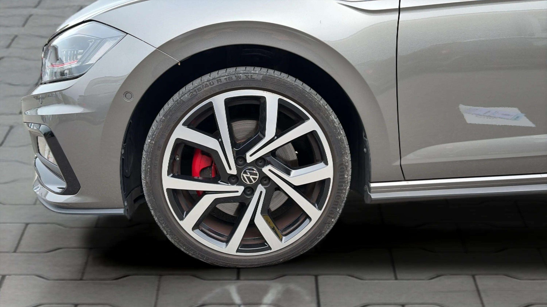 VW Polo 2.0 TSI GTI DSG mit Panoramadach & Beats Soundsystem + Leder/Alcantara-image-28