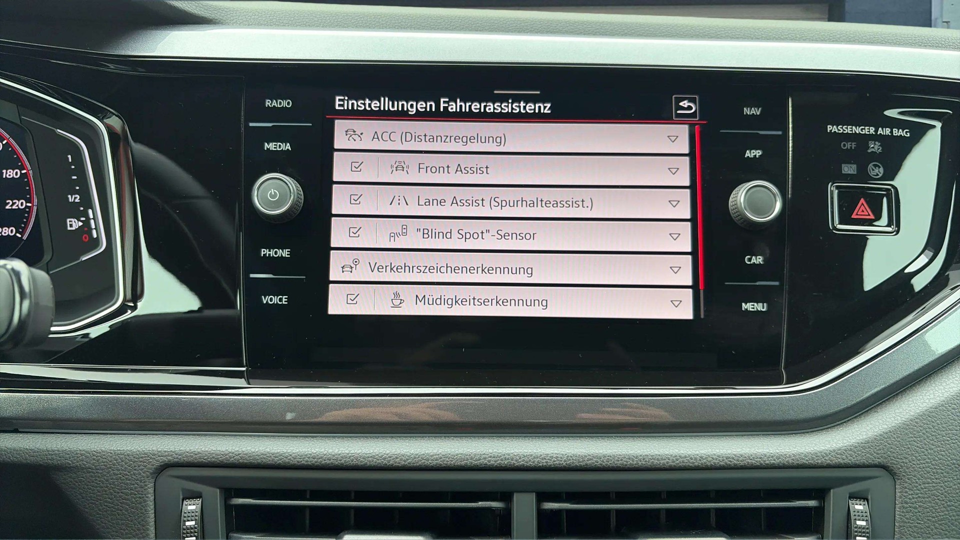 VW Polo 2.0 TSI GTI DSG mit Panoramadach & Beats Soundsystem + Leder/Alcantara-image-18