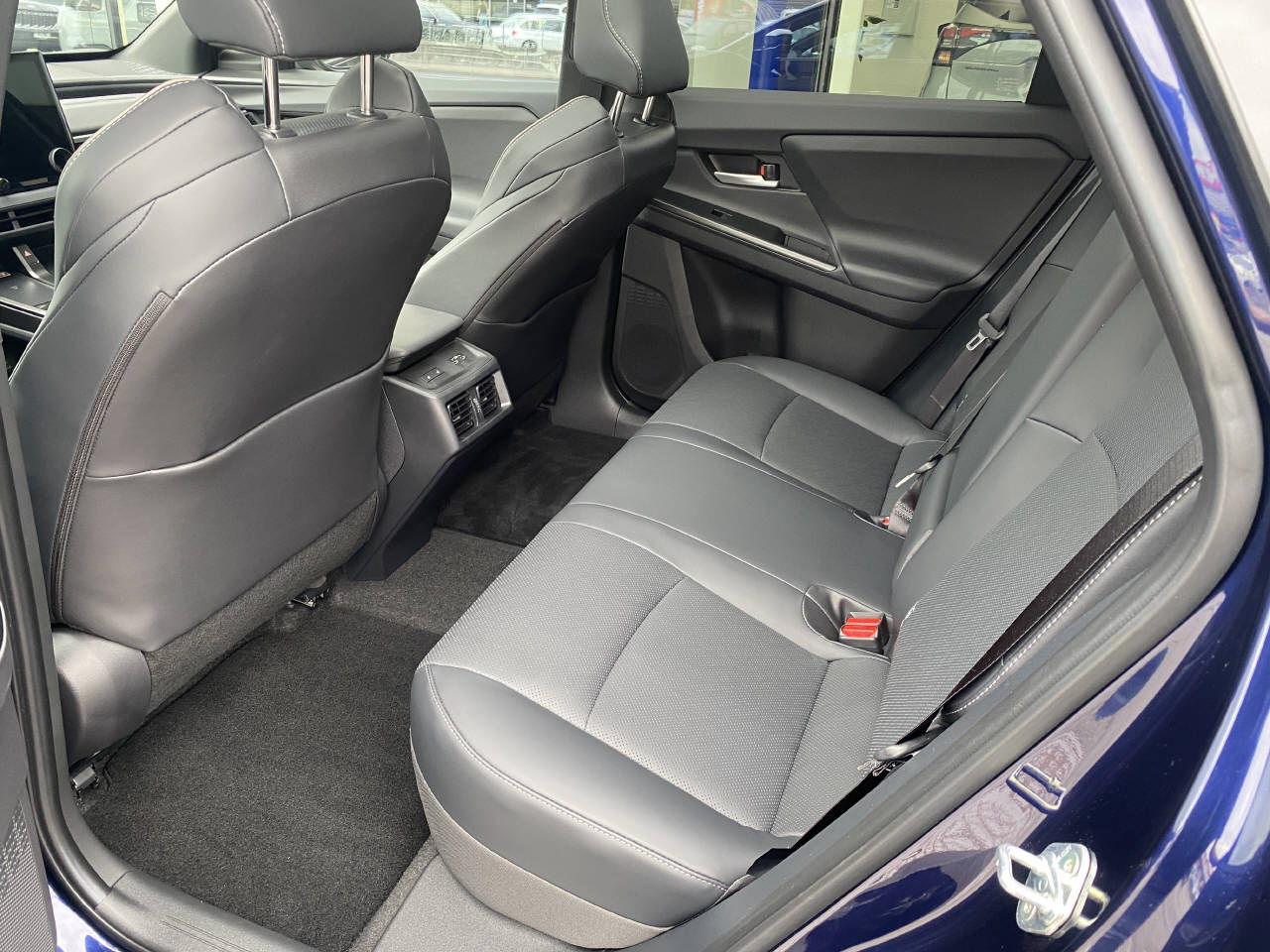 SUBARU Solterra eV Luxury AWD-image-5