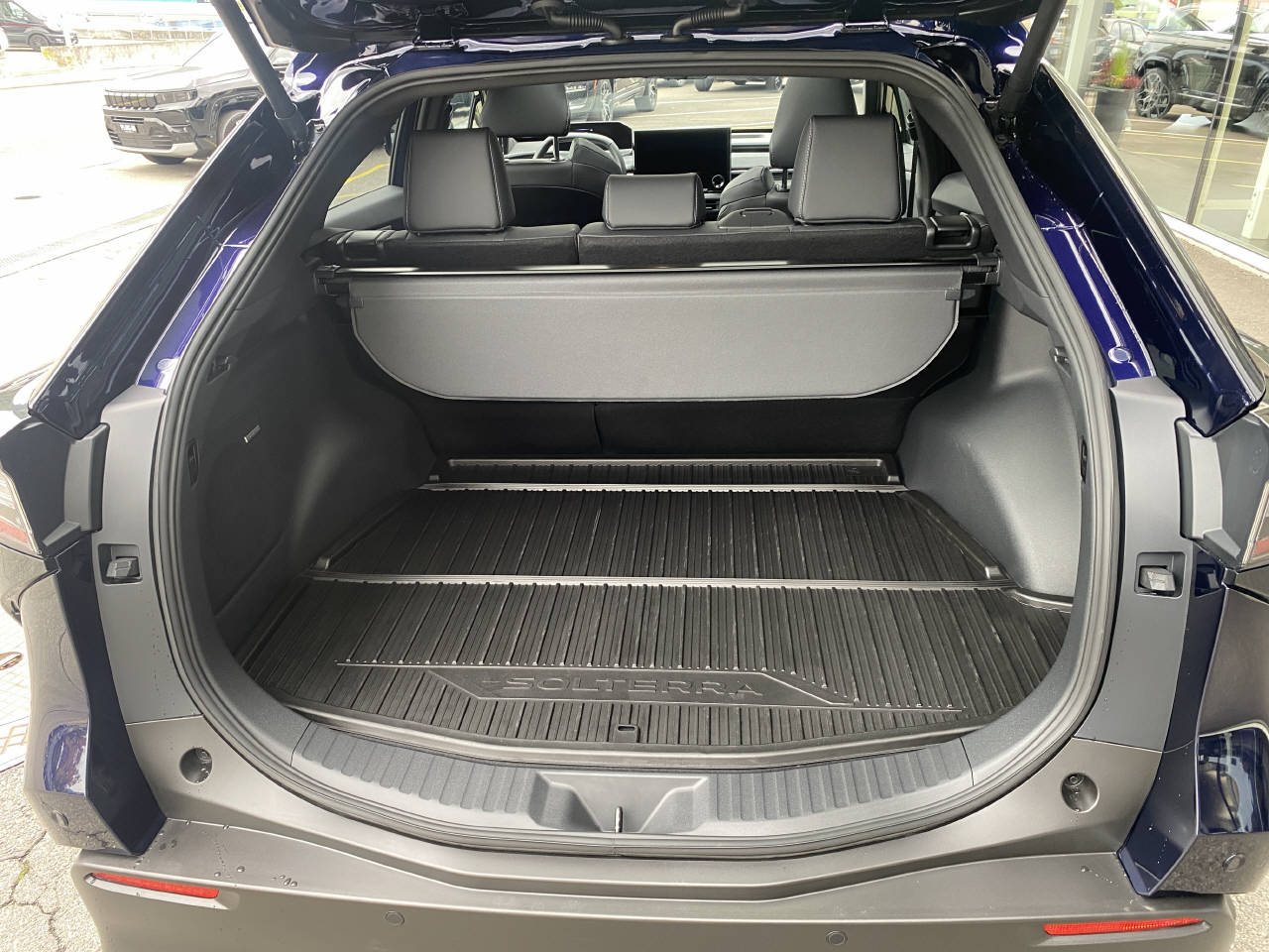 SUBARU Solterra eV Luxury AWD-image-6