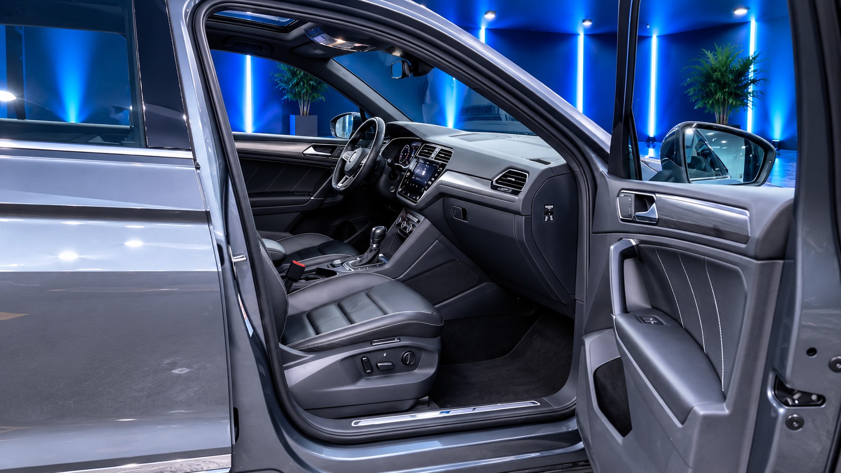VW Tiguan 2.0 TDI R-line Highline 4Motion DSG-image-11