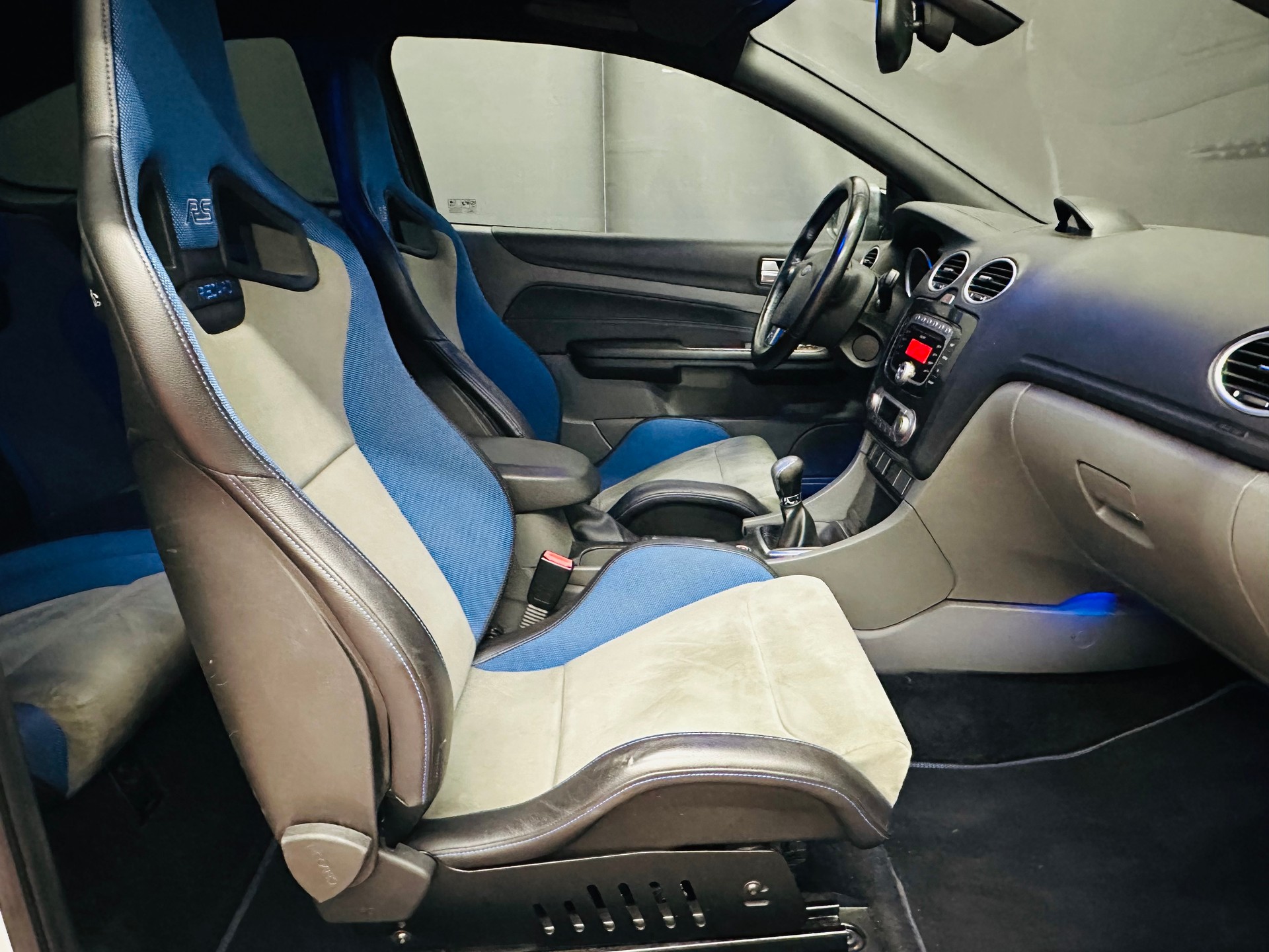 FORD Focus 2.5 Turbo RS-image-12