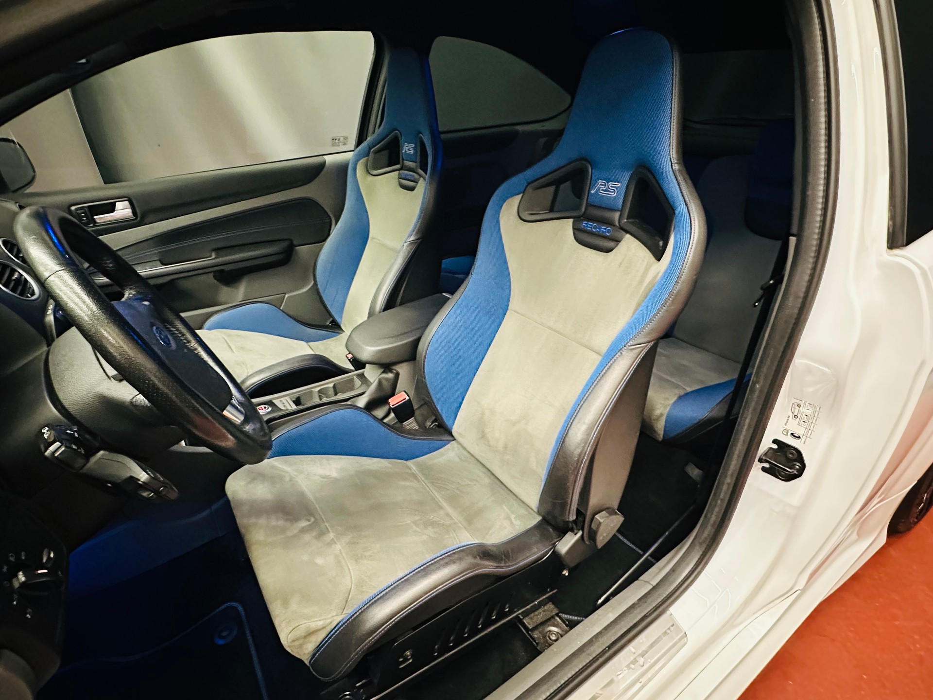 FORD Focus 2.5 Turbo RS-image-13