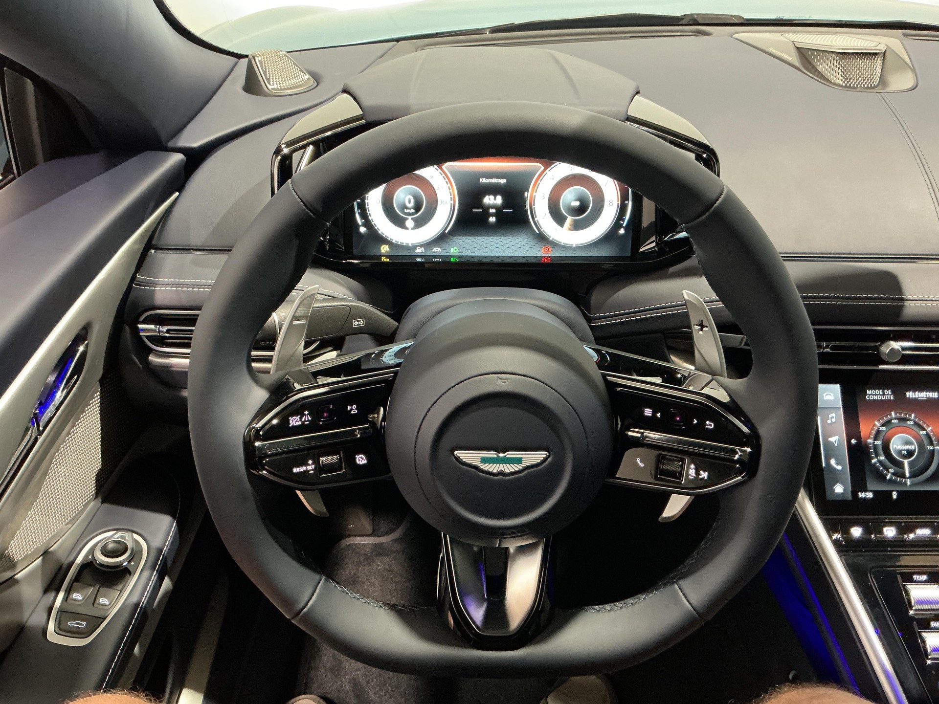 ASTON MARTIN DB12 Coupé 4.0 S V8 Bi-Turbo-image-16
