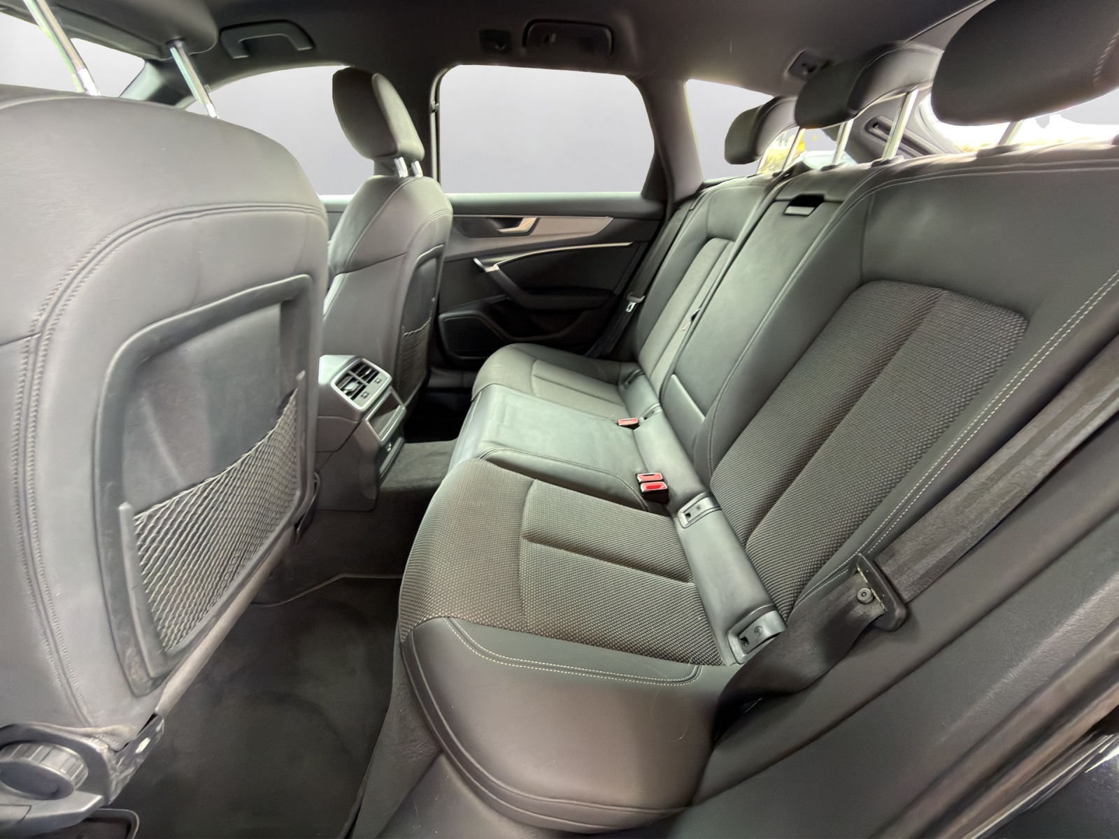 AUDI A6 Avant 40 TDI Sport Attraction quattro S-tronic-image-10
