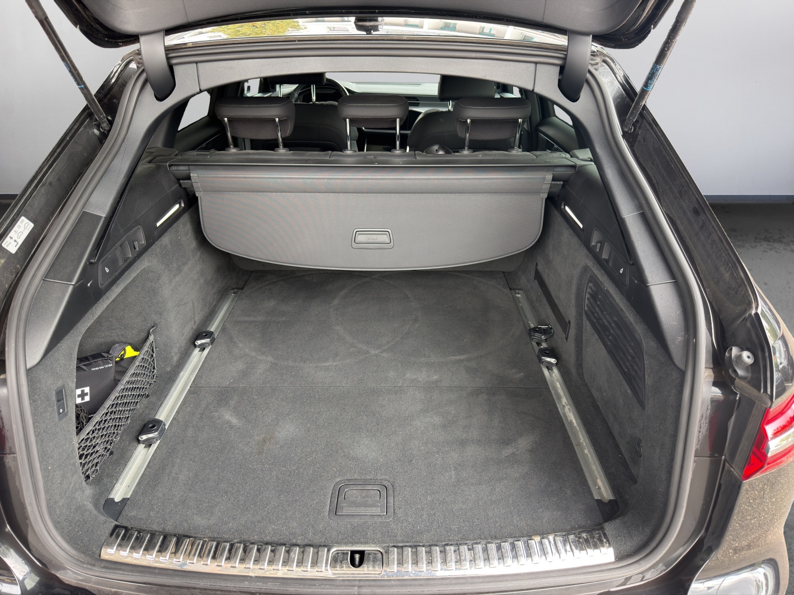 AUDI A6 Avant 40 TDI Sport Attraction quattro S-tronic-image-13