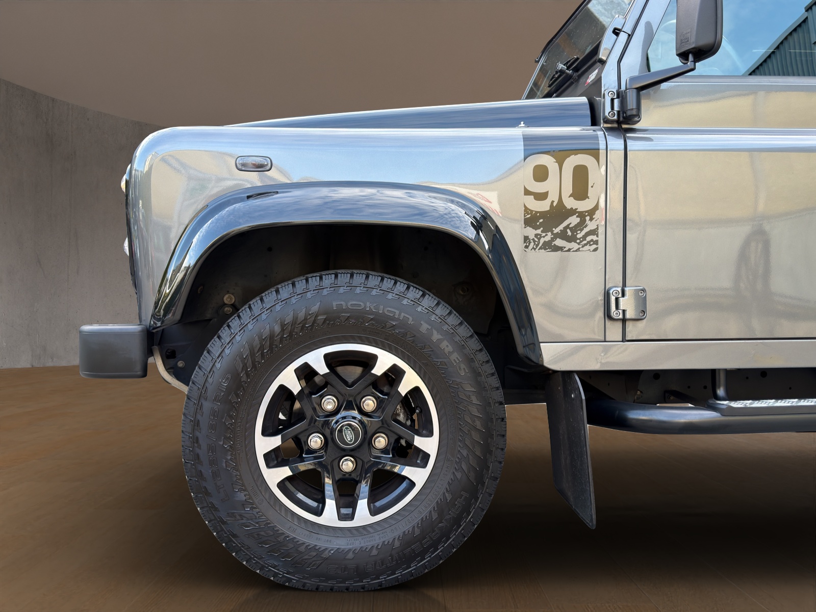 LAND ROVER Defender 90 2.2 TD4 Station Wagon Adventure-image-24