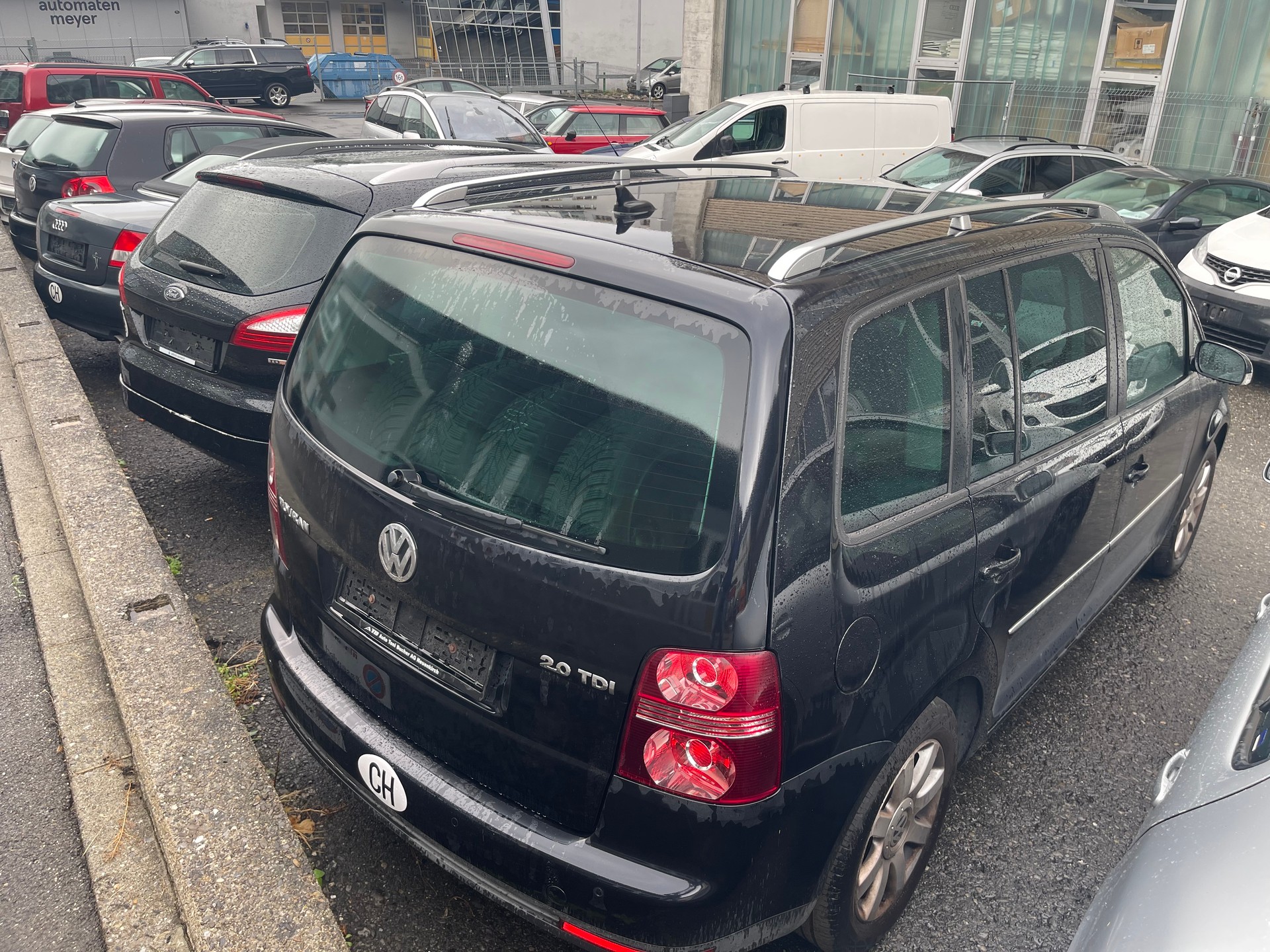 VW Touran 2.0 TDI Highline-image-1