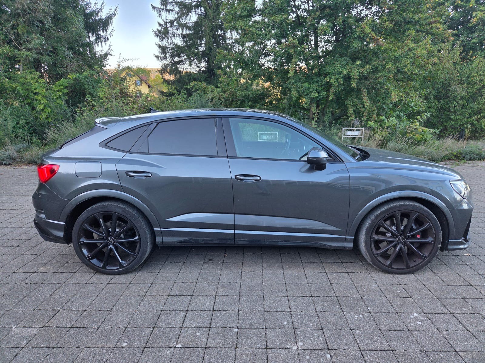 AUDI RS Q3 Sportback quattro S tronic-image-4