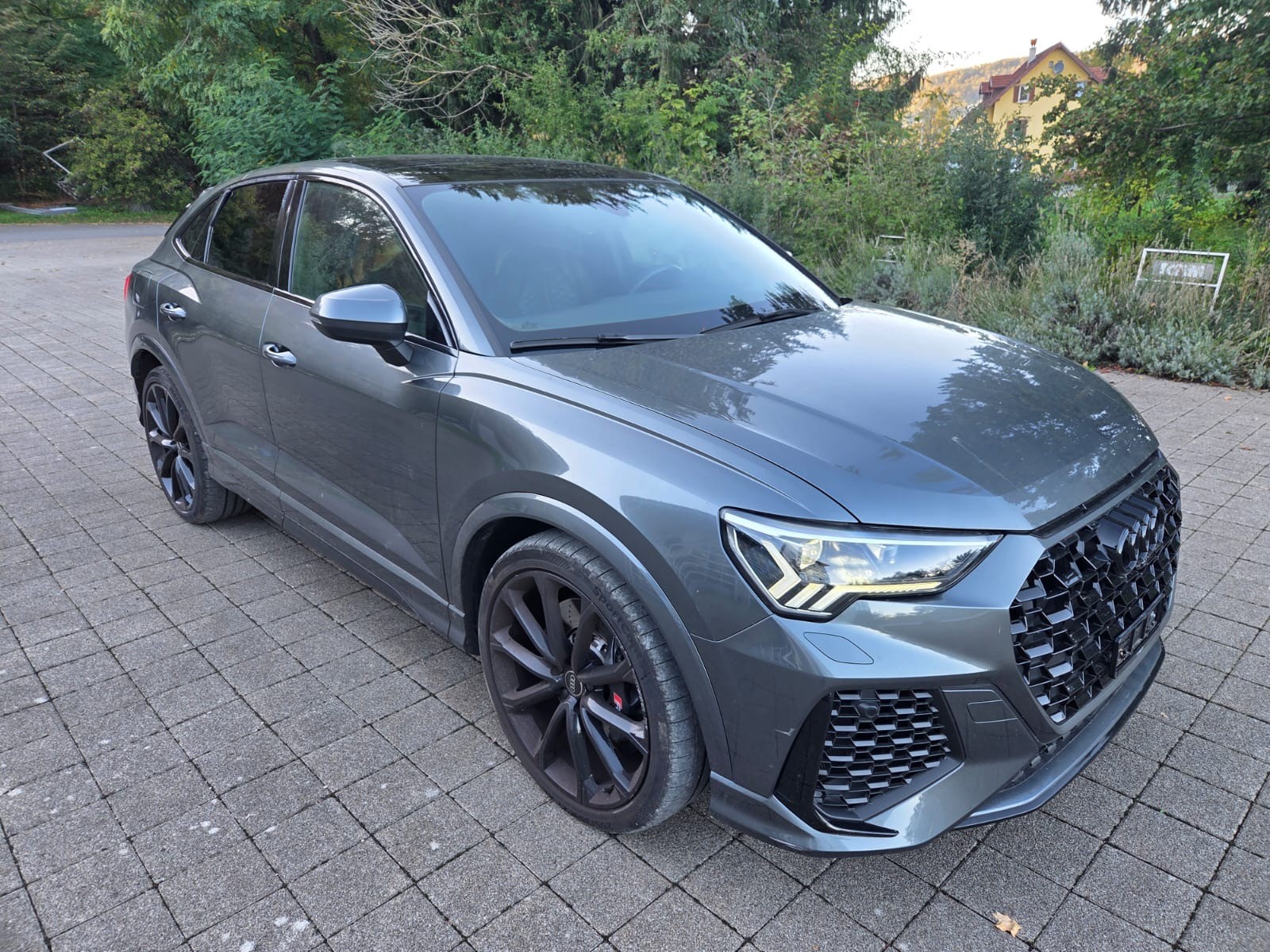 AUDI RS Q3 Sportback quattro S tronic-image-1