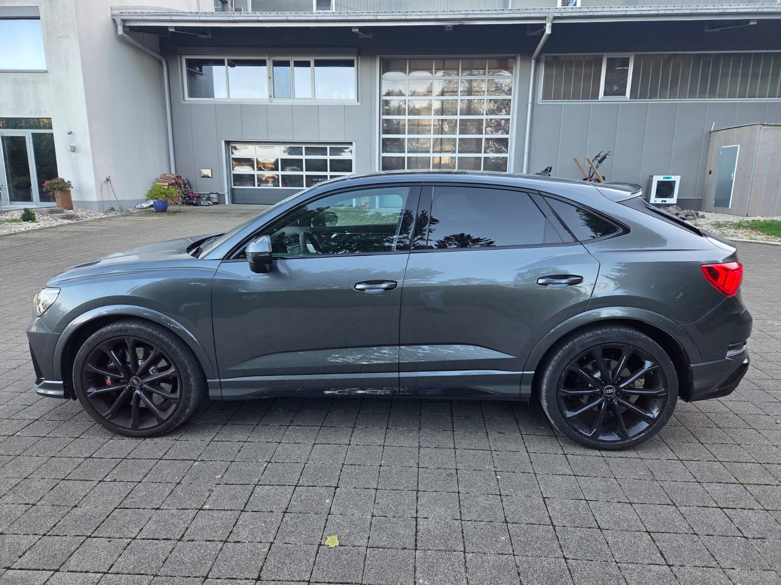 AUDI RS Q3 Sportback quattro S tronic-image-5
