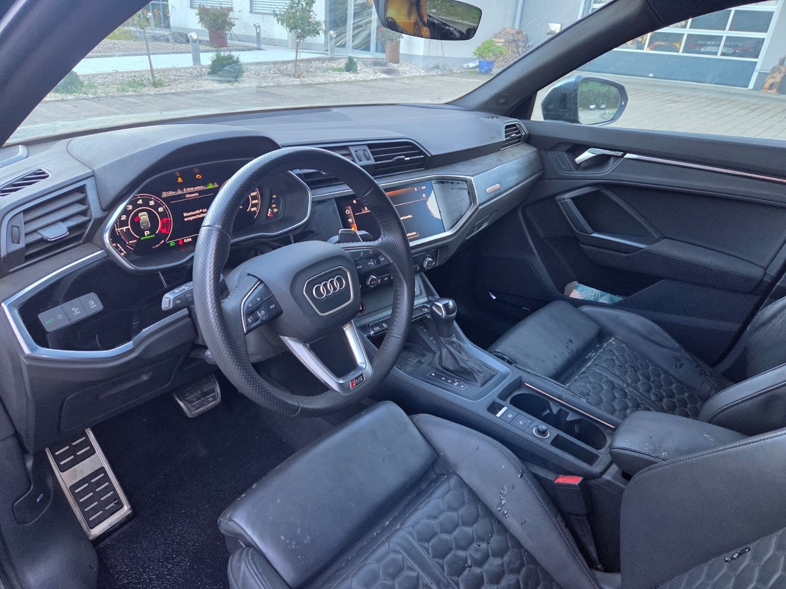 AUDI RS Q3 Sportback quattro S tronic-image-10