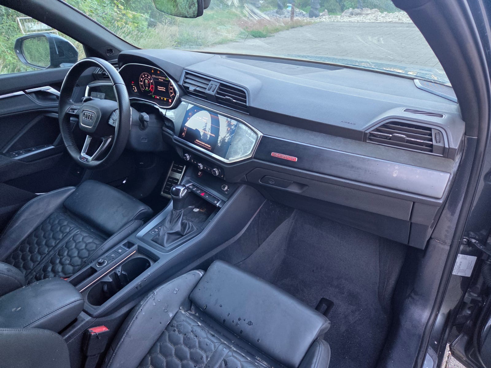AUDI RS Q3 Sportback quattro S tronic-image-11