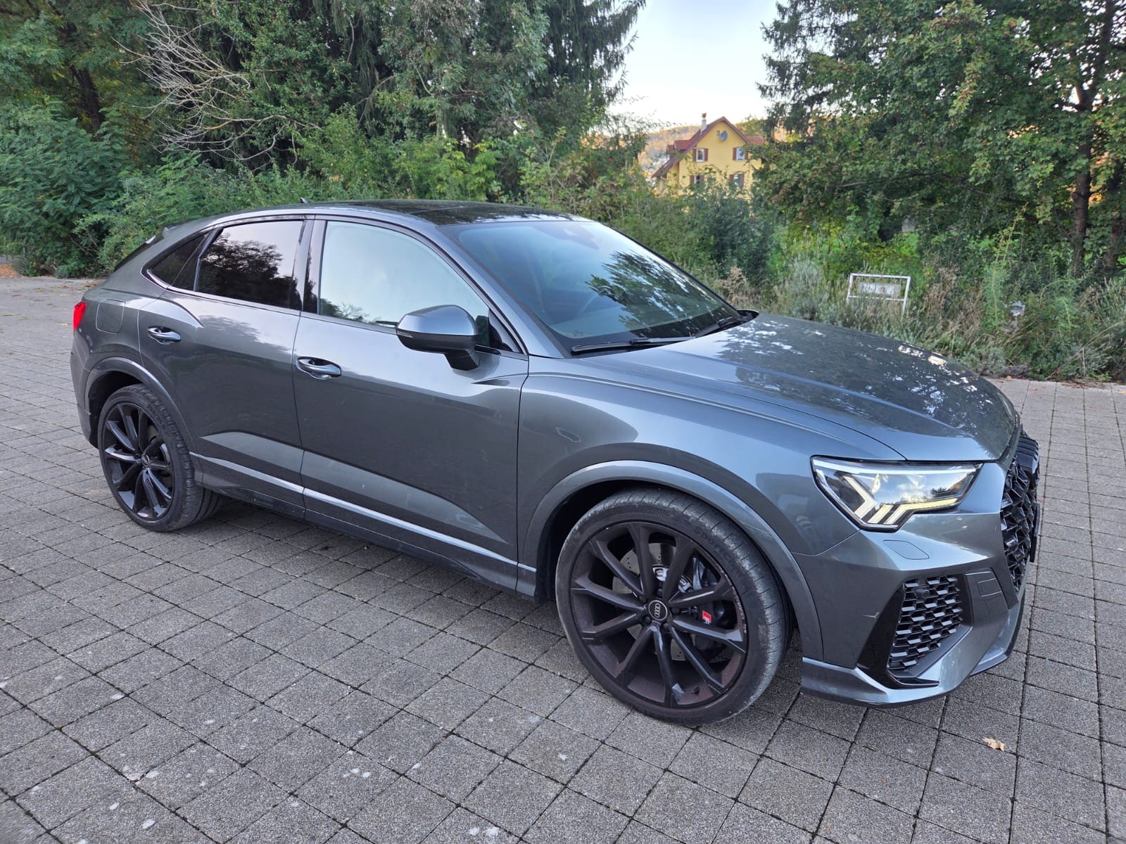 AUDI RS Q3 Sportback quattro S tronic-image-3