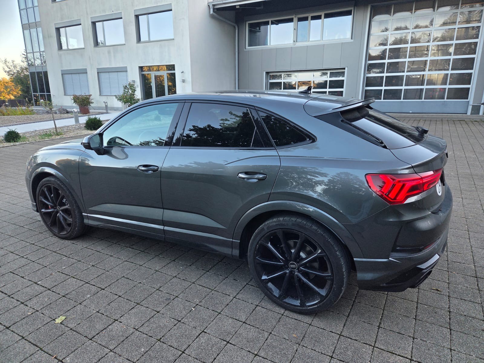 AUDI RS Q3 Sportback quattro S tronic-image-8