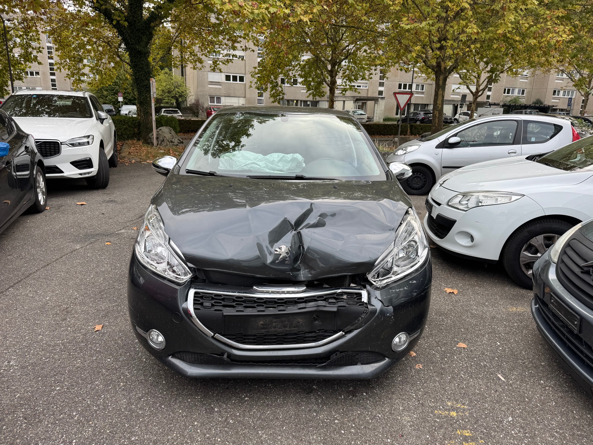 PEUGEOT 208 1.2 VTI Style-image-2