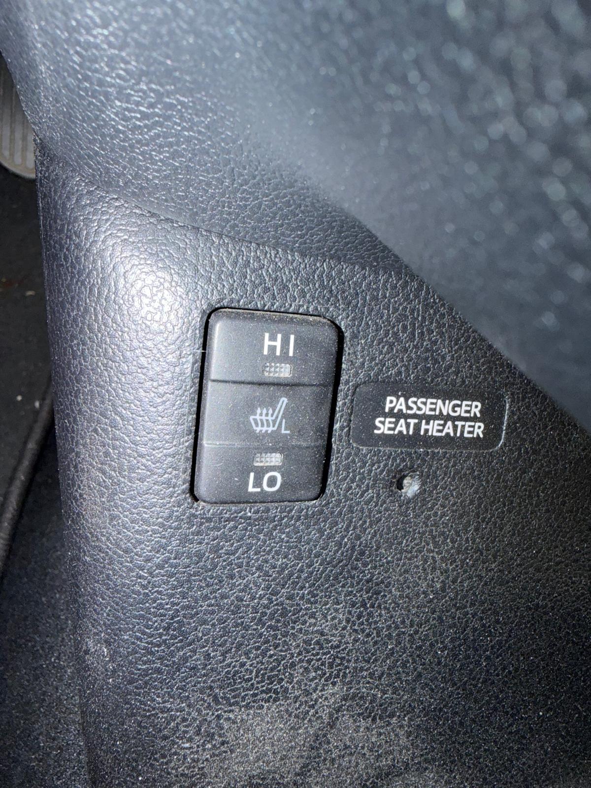 TOYOTA Prius 1.8 VVTi HSD Sol Premium-image-23