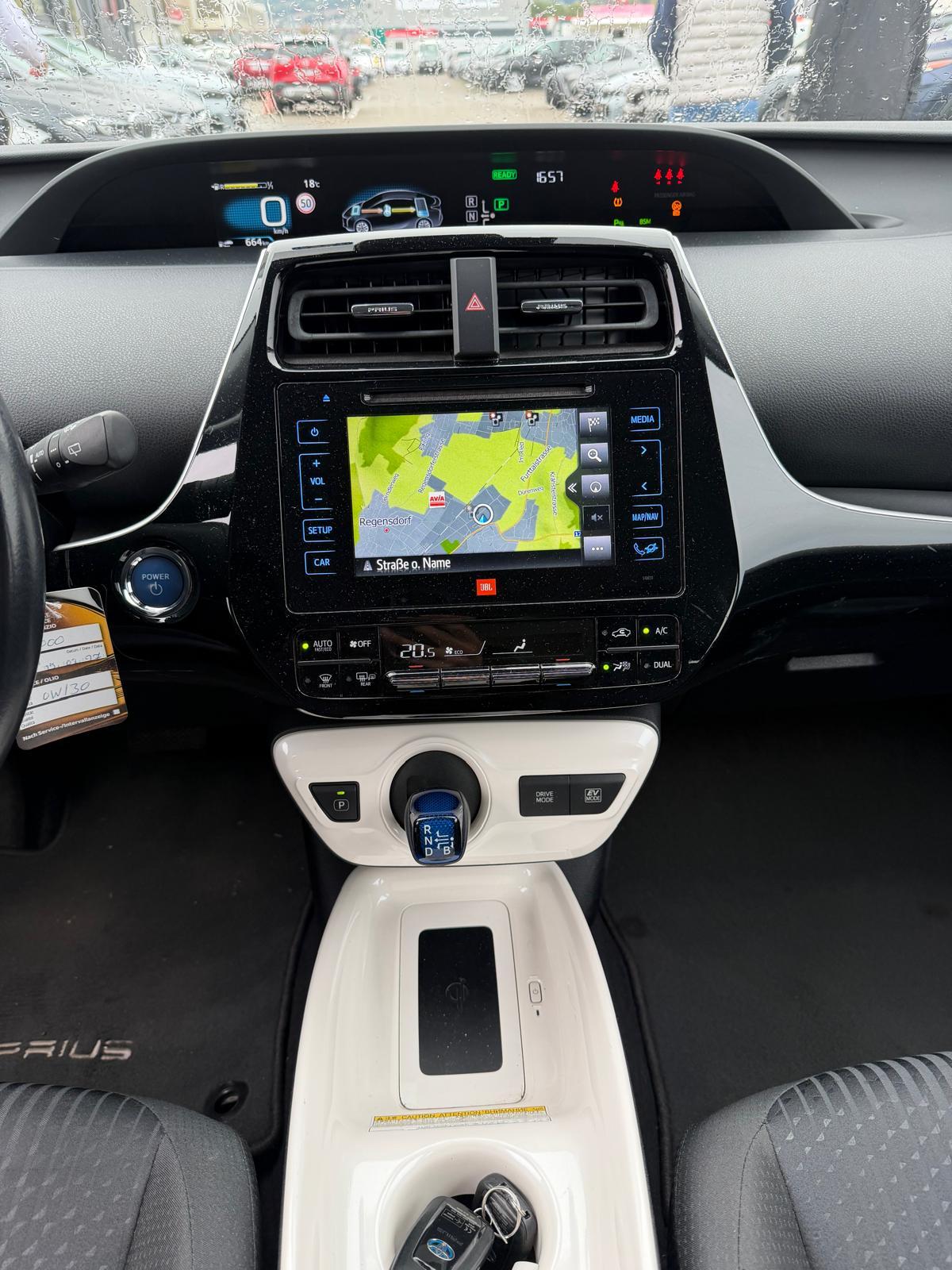TOYOTA Prius 1.8 VVTi HSD Sol Premium-image-16