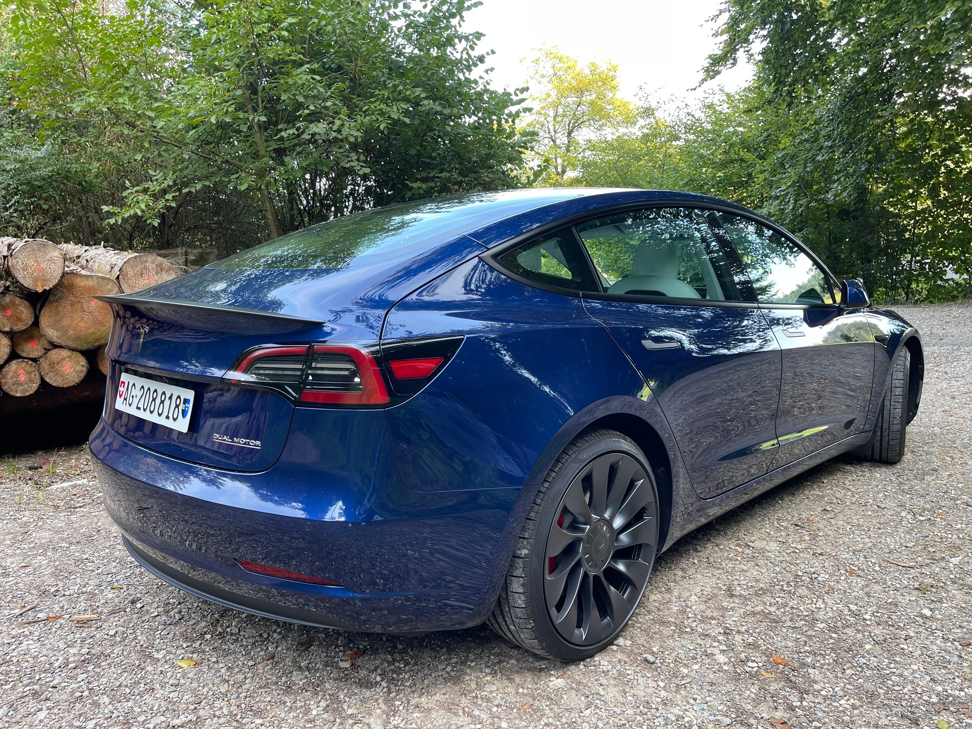 TESLA MODEL 3-image-2