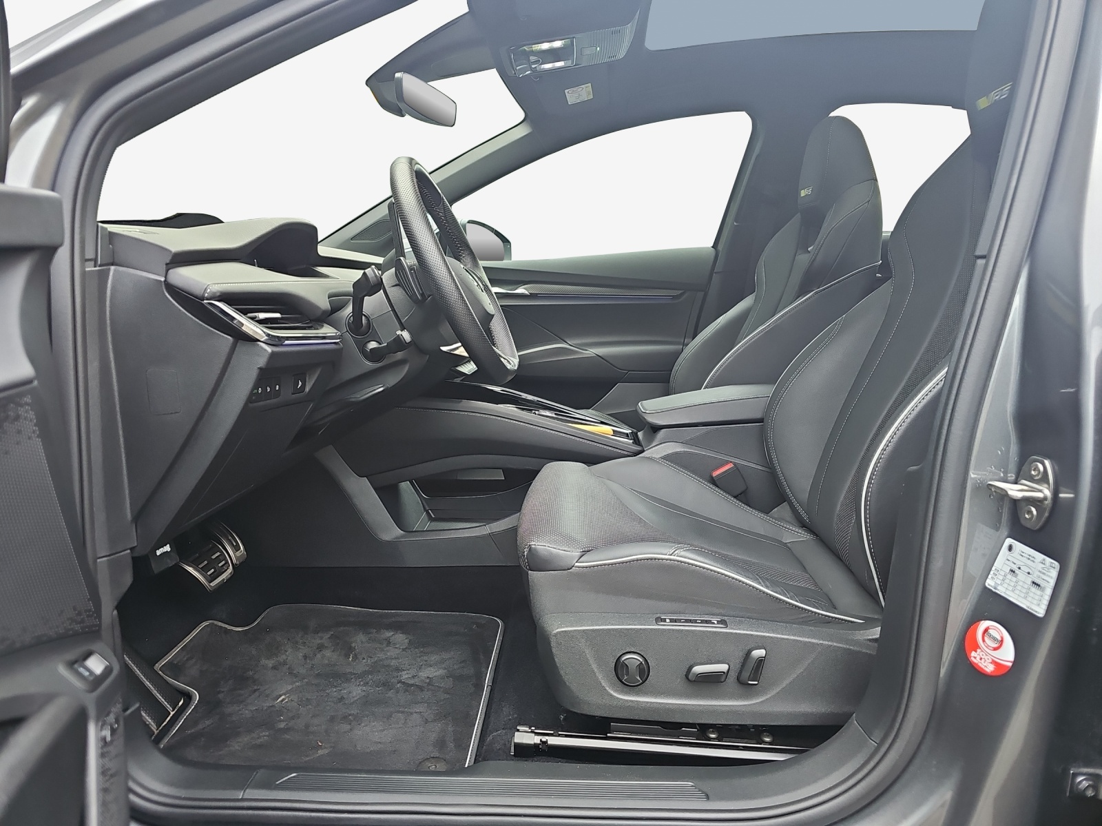 SKODA Enyaq Coupé RS iV 80 4x4-image-7