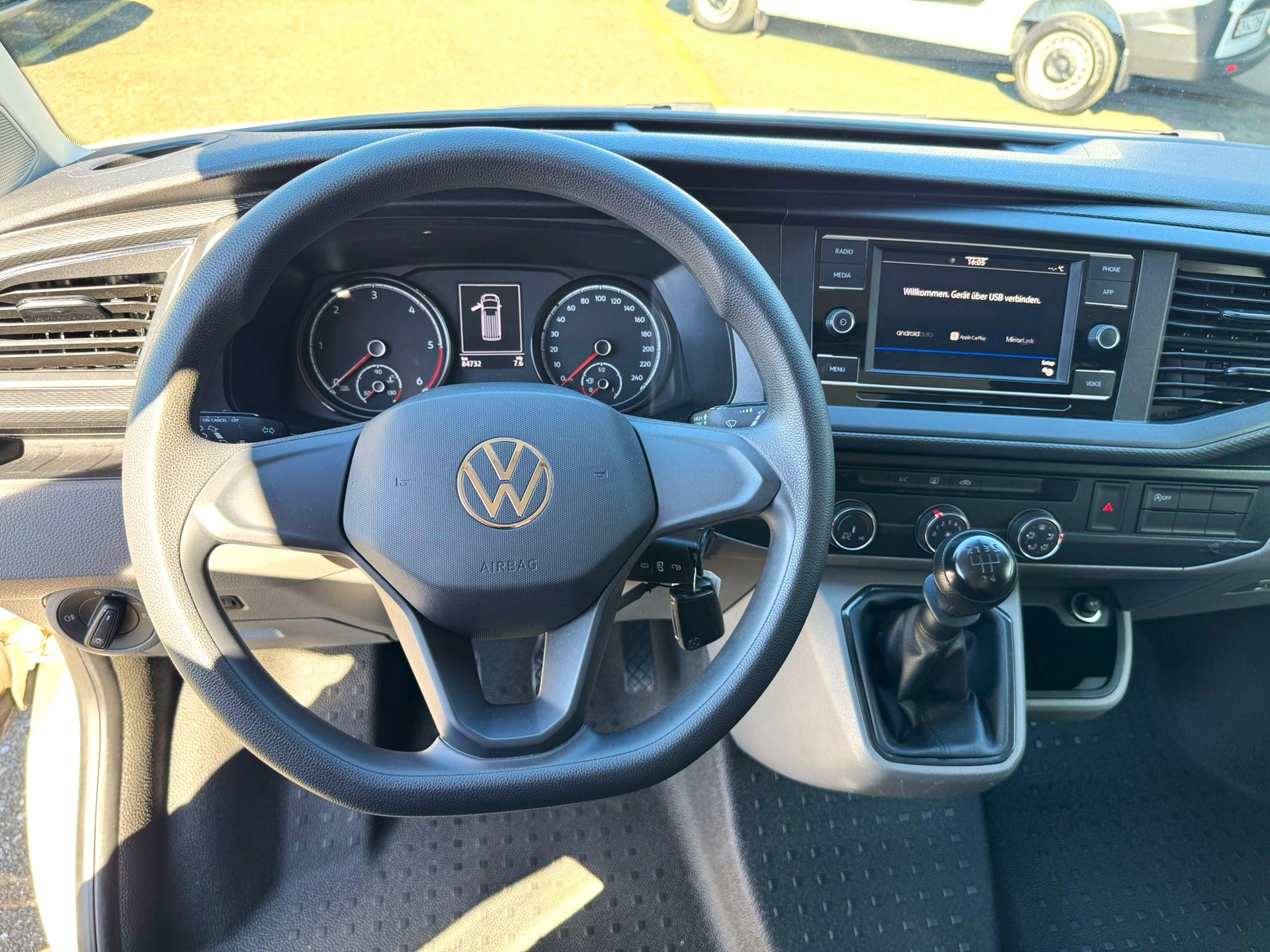 VW T6.1 2.0 TDI-image-2
