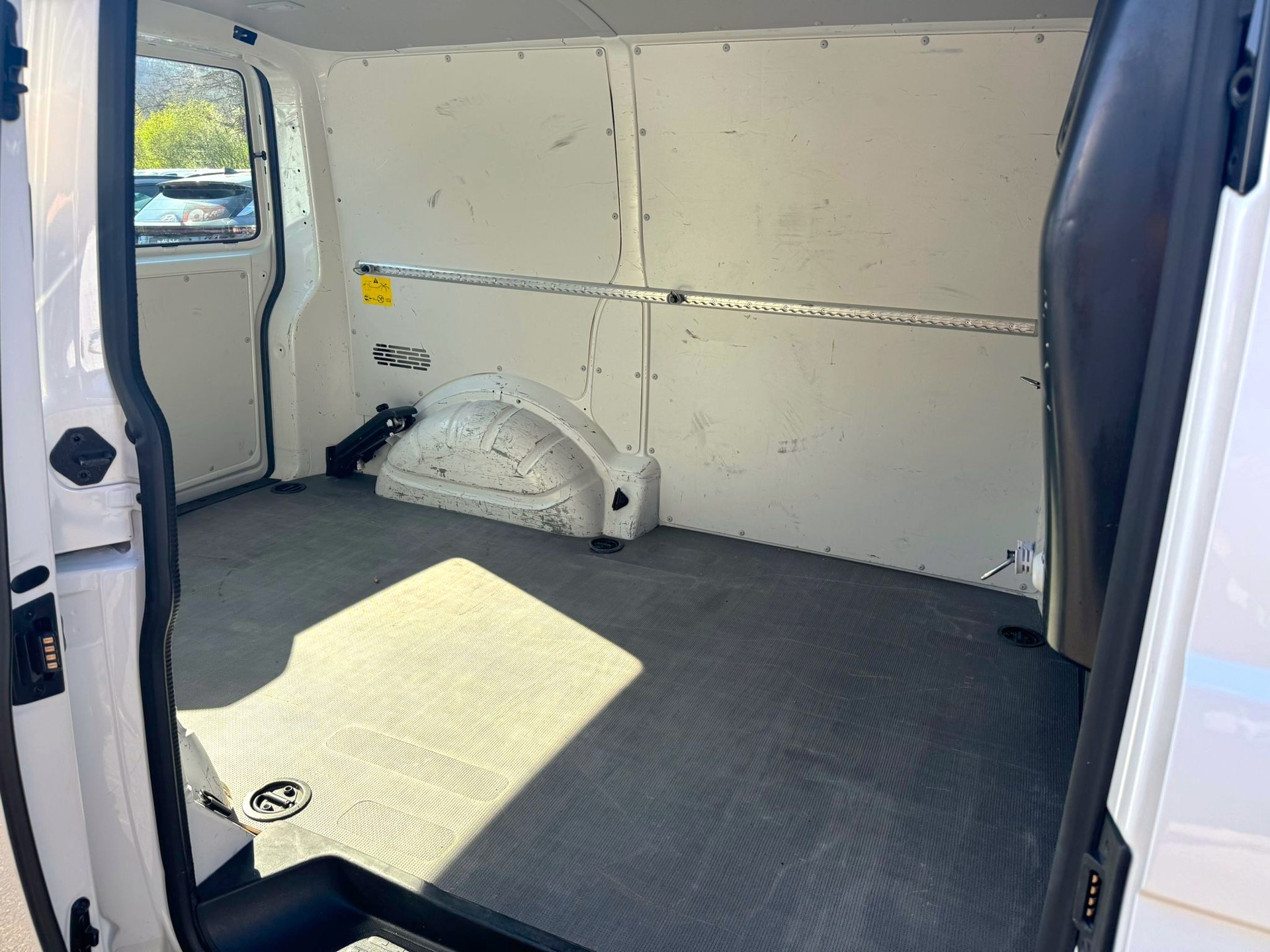 VW T6.1 2.0 TDI-image-6