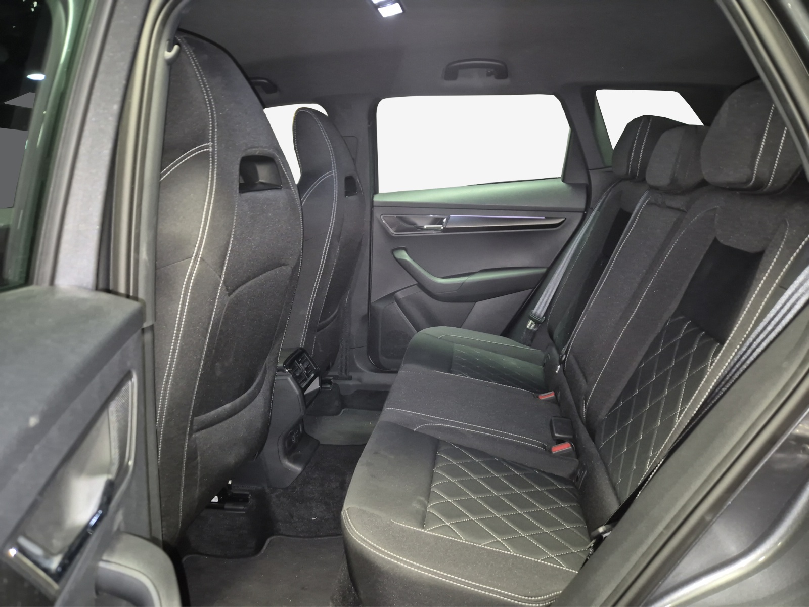 SKODA Karoq 2.0 TSI SportLine 4x4 DSG-image-9