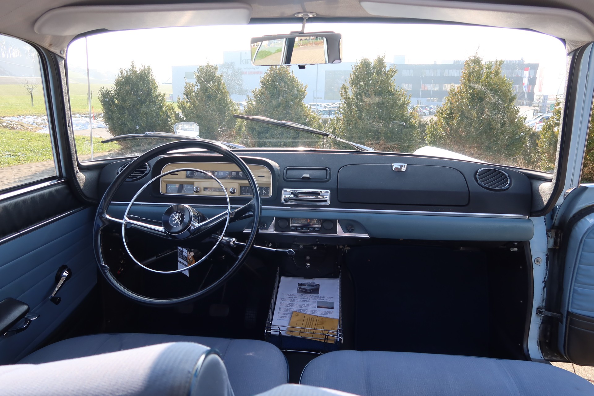 PEUGEOT 404-image-13