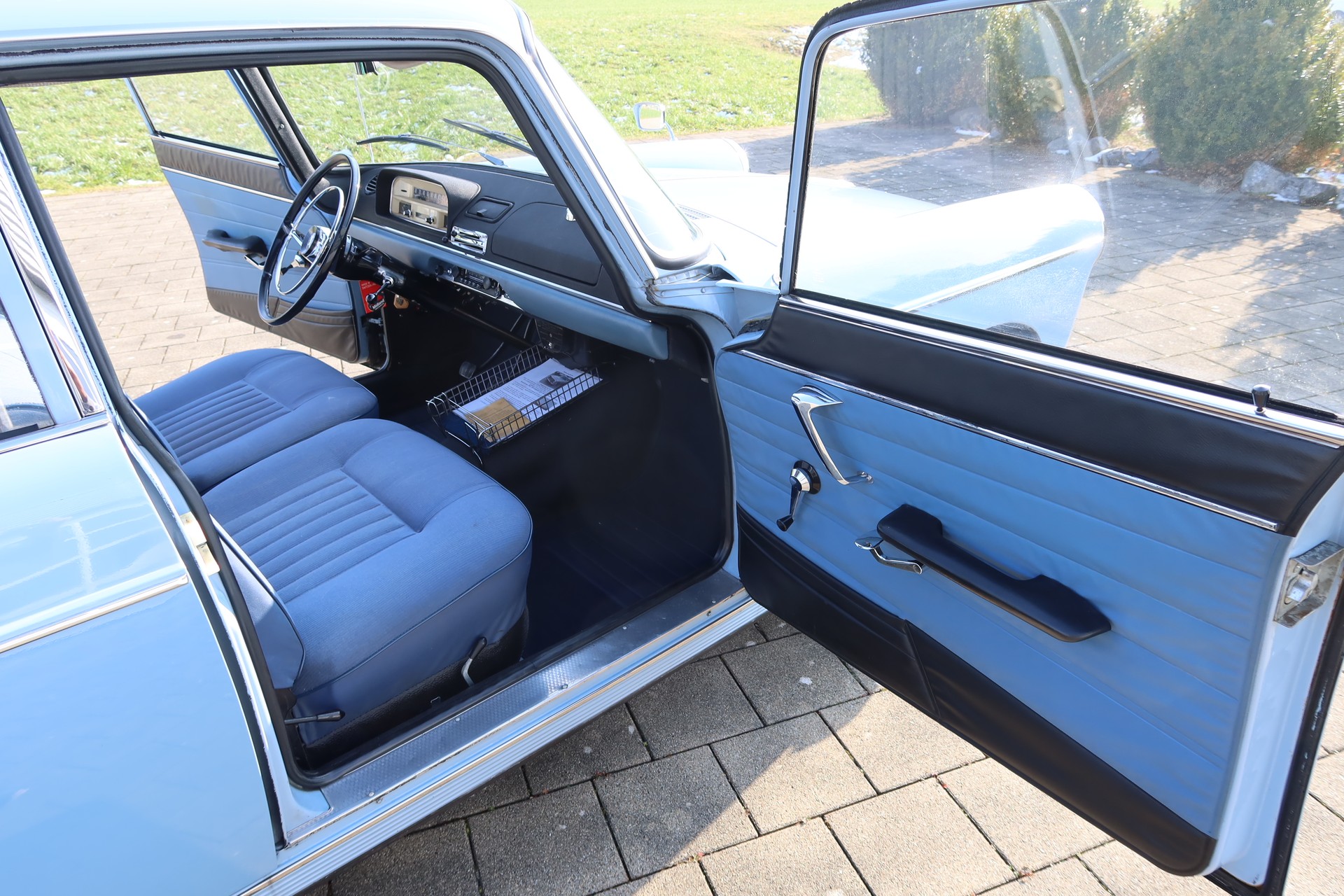 PEUGEOT 404-image-10