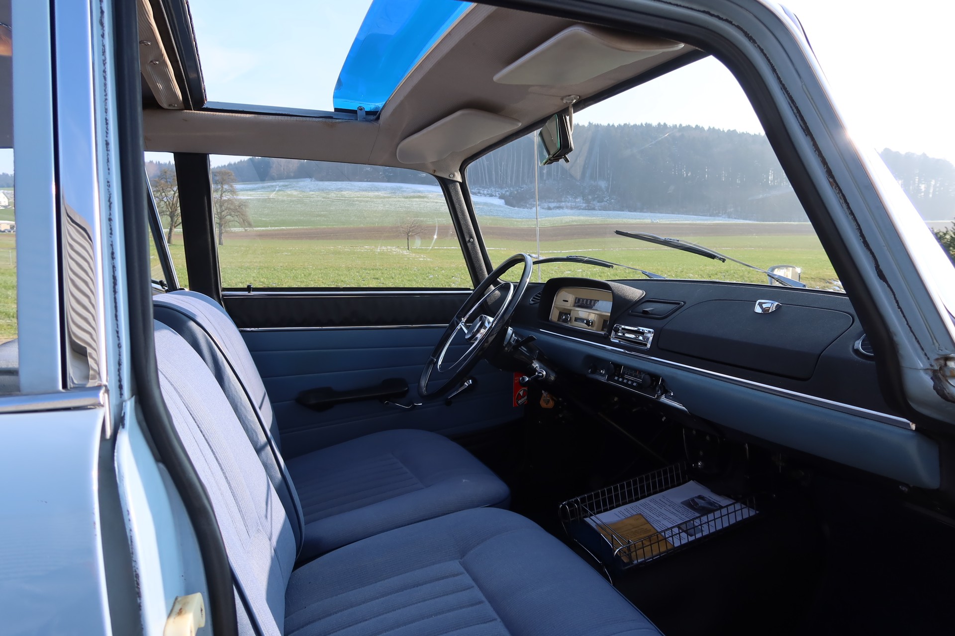 PEUGEOT 404-image-9
