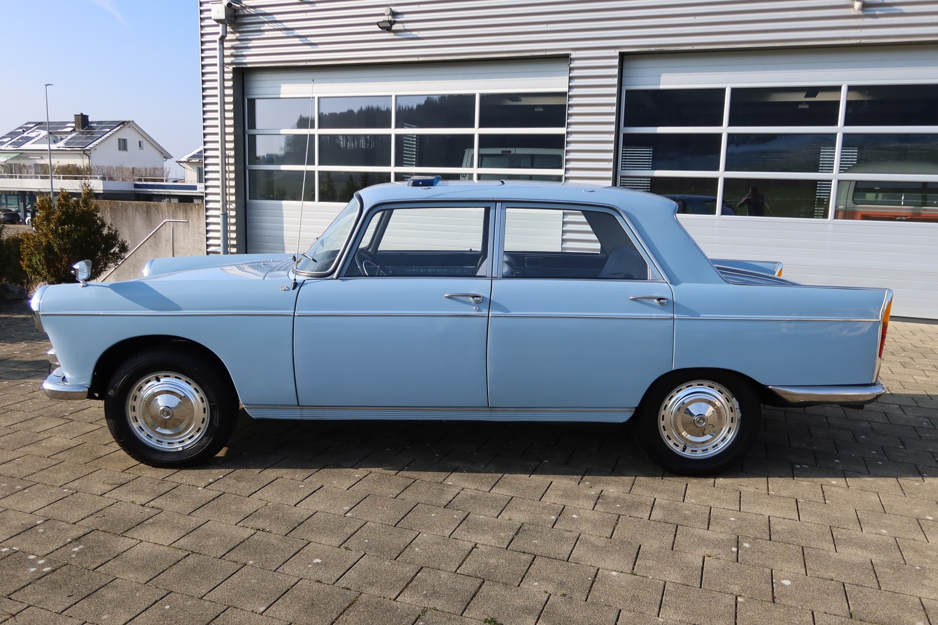 PEUGEOT 404-image-3