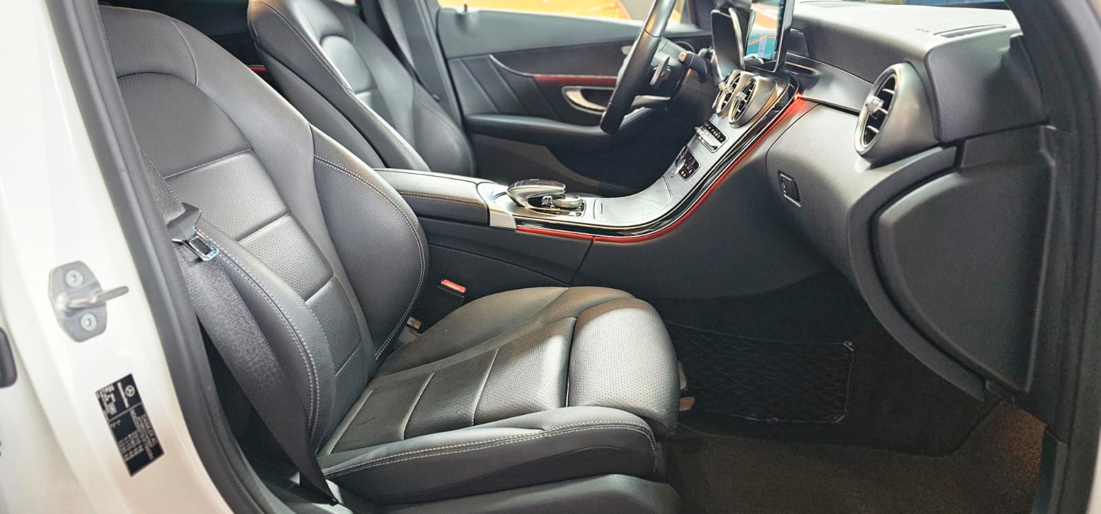 MERCEDES-BENZ C 220 d Swiss Star AMG Line 4M 9G-Tronic *CH-Fahrzeug*-image-21