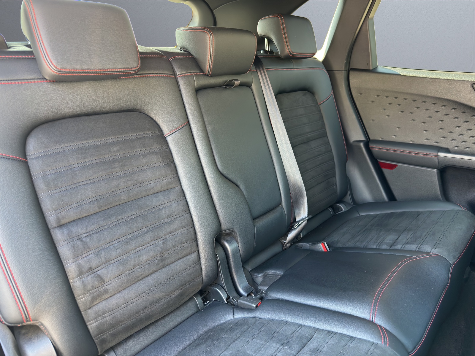 FORD Kuga 2.5 Hybrid ST-Line X 4x4-image-12