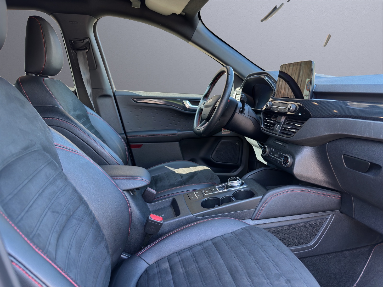 FORD Kuga 2.5 Hybrid ST-Line X 4x4-image-11