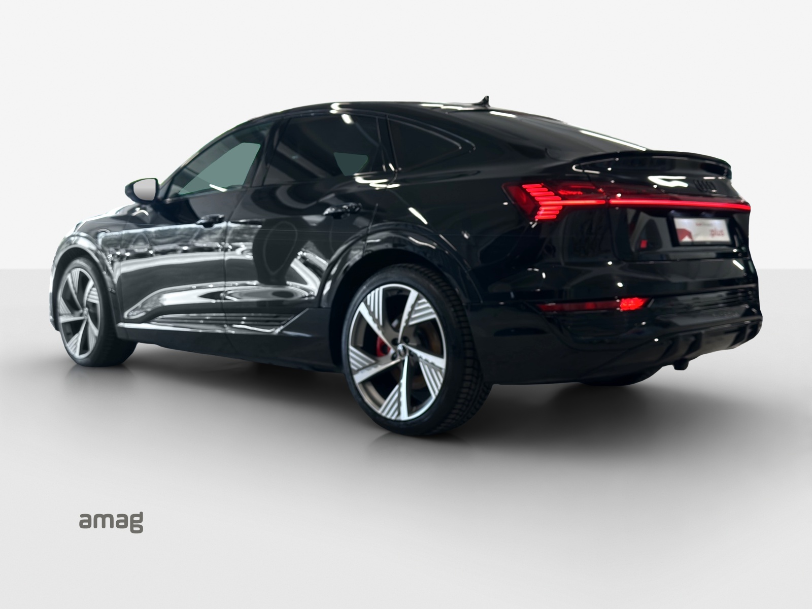 AUDI Q8 Sportback 55 e-tron Black Edition quattro-image-2