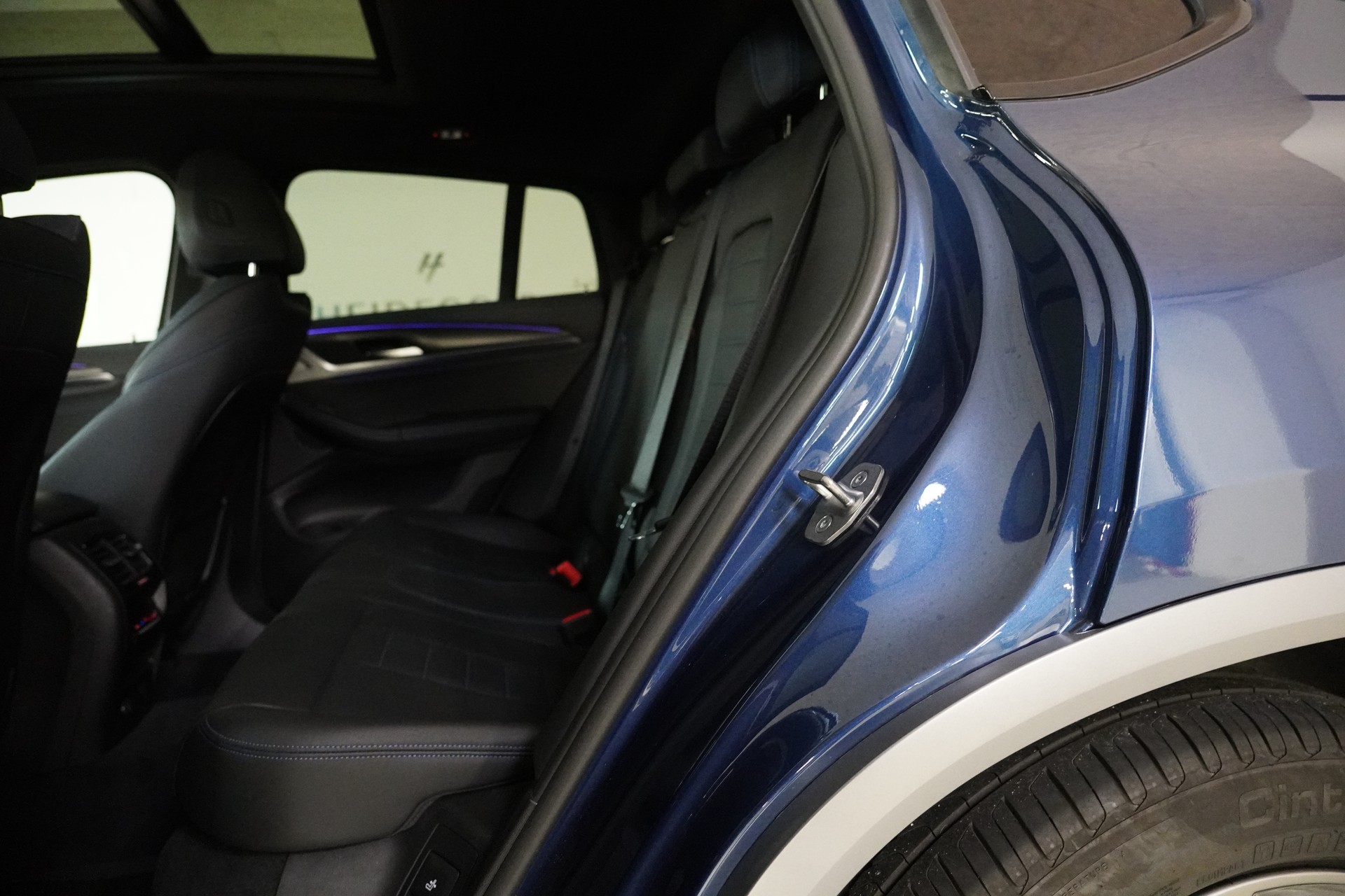 BMW X4 xDrive 30d M Sport X Steptronic-image-12