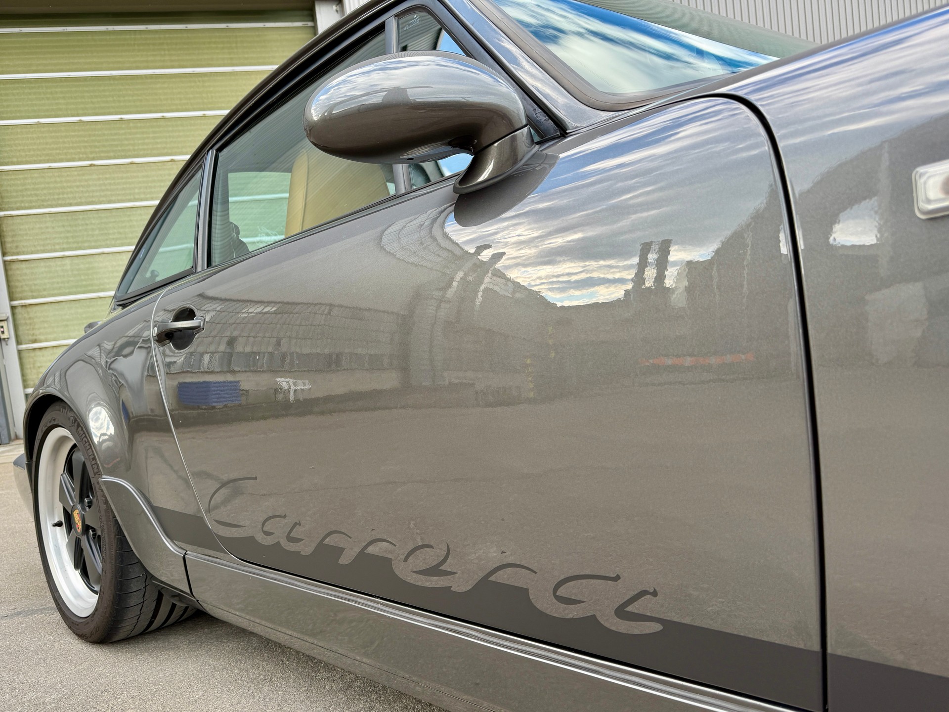 PORSCHE 911 Carrera 4-image-8