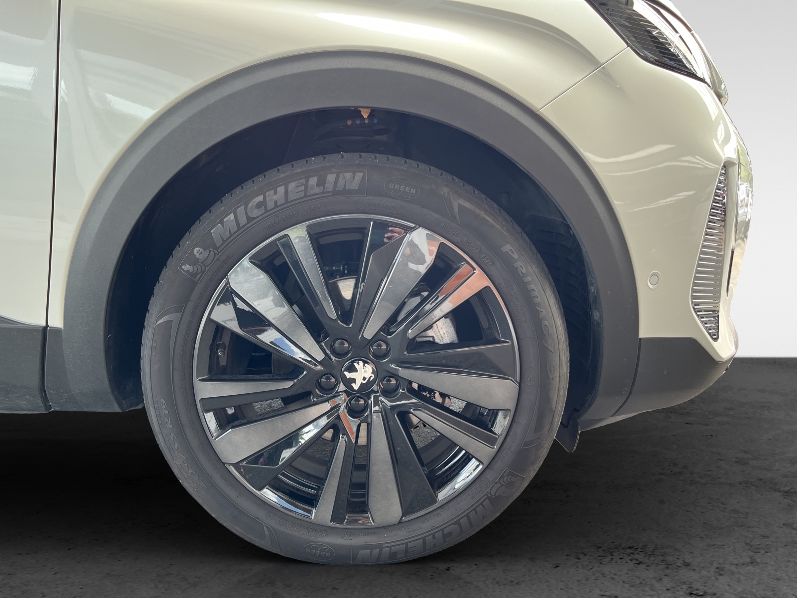 PEUGEOT 3008 136 e-DSC6 Hybrid GT-image-12
