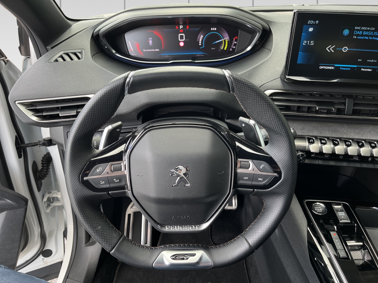 PEUGEOT 3008 136 e-DSC6 Hybrid GT-image-8