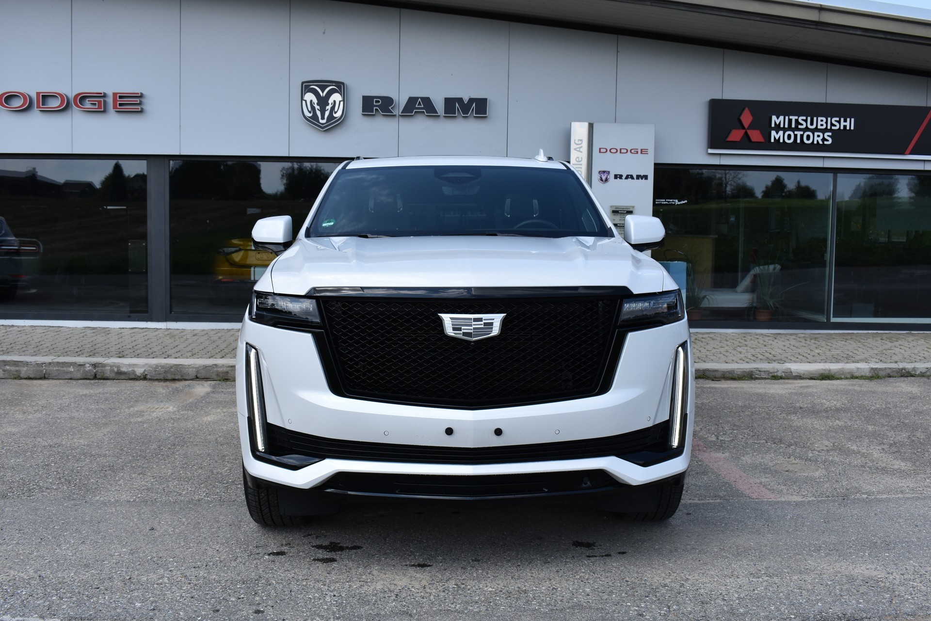 CADILLAC Escalade Sport Platinum-image-0