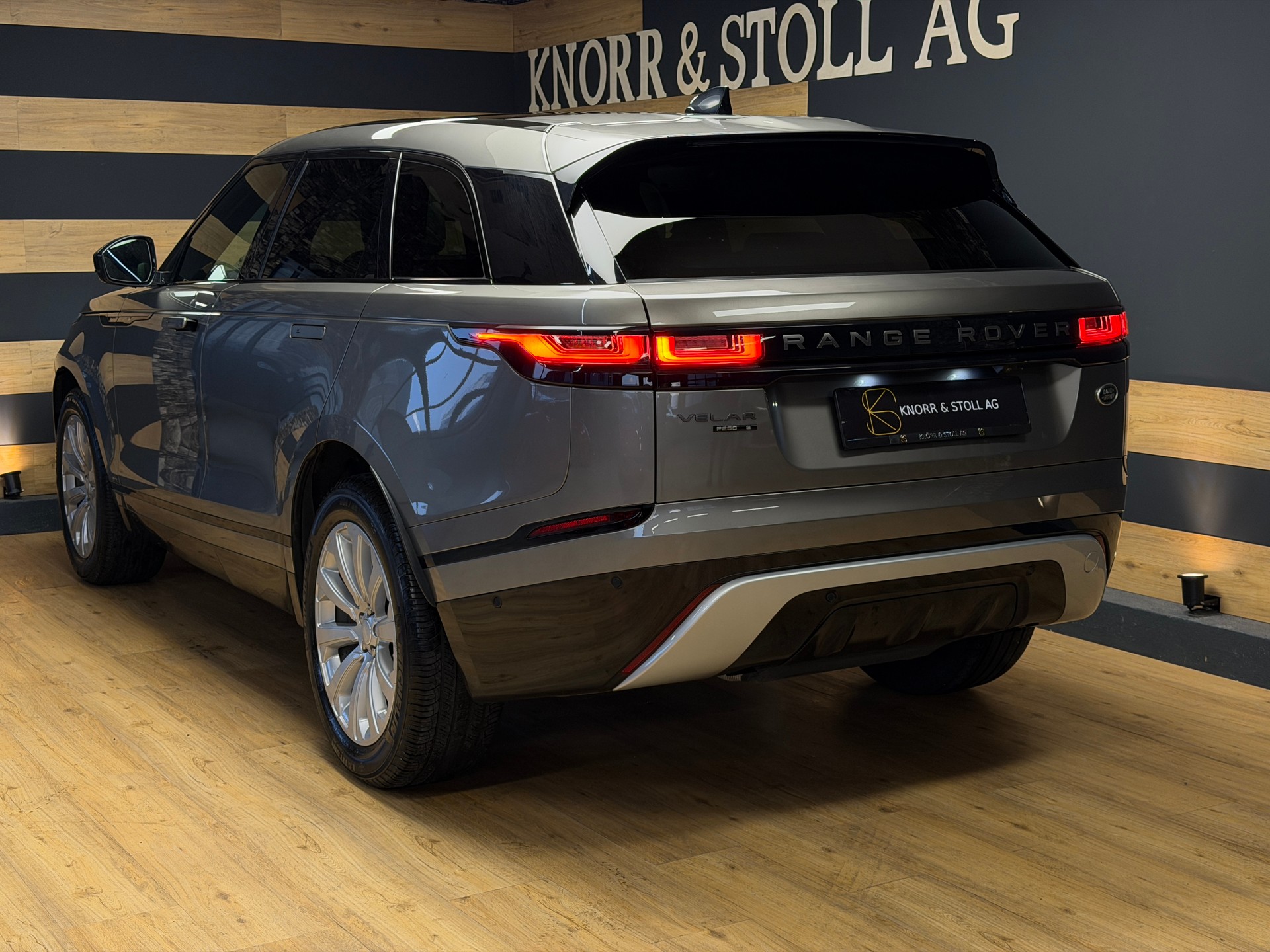 LAND ROVER Range Rover Velar R-Dynamic P 250 HSE Automatic-image-17