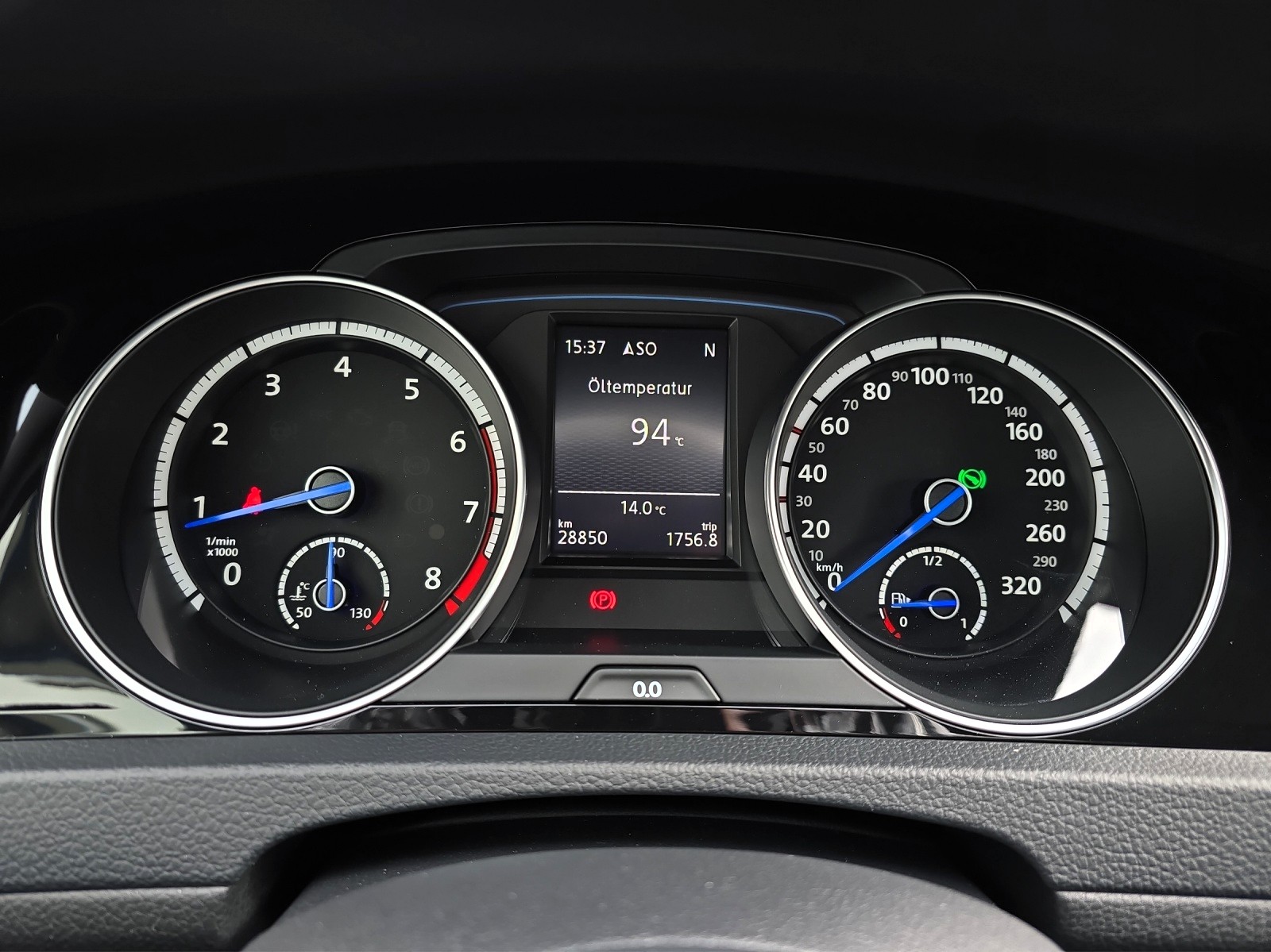 VW Golf 2.0 TSI R 4Motion DSG-image-6