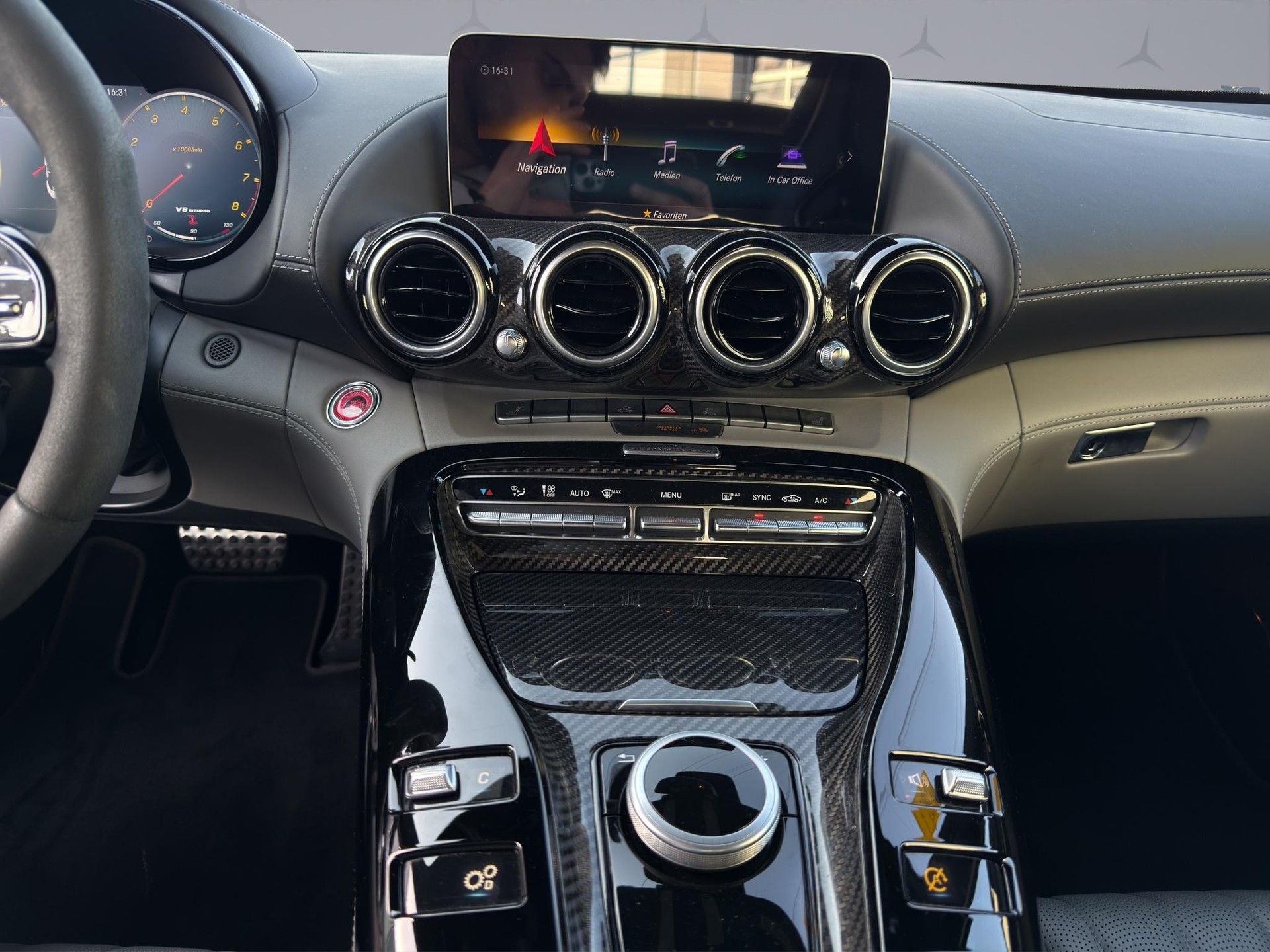 MERCEDES-BENZ AMG GT R Roadster-image-13